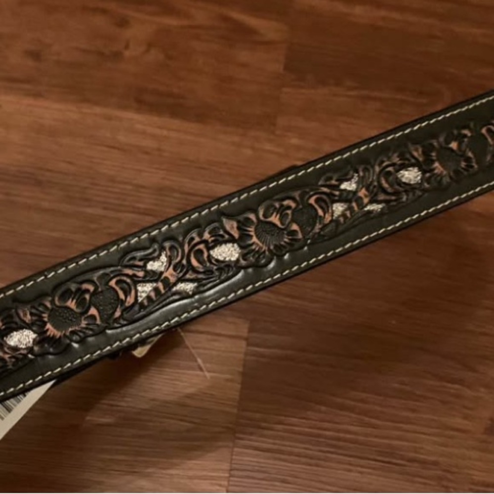 NWT Angel Ranch Leather Rhinestone Belt M - Picture 3 of 4